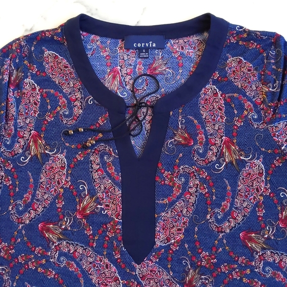 NWOT. Corvia Blue/Red Paisley Patterned Neck & Front Design 3/4 Sleeve Blouse. - Picture 4 of 4